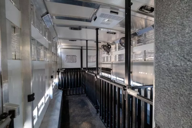 used Horse Trailers Cimarron Trailers  for sale, in Seguin, TX Thumbnail 26