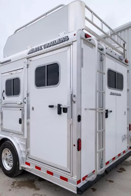 used Horse Trailers Elite Trailers  for sale, in Seguin, TX Thumbnail 23