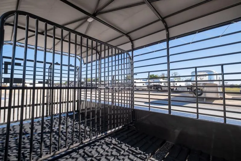 new Stock / Stock Combo Trailers Gooseneck  for sale, in Seguin, TX Thumbnail 7