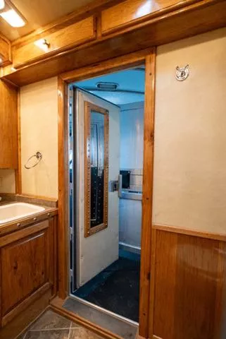 used Horse Trailers Platinum Coach  for sale, in Seguin, TX Thumbnail 31