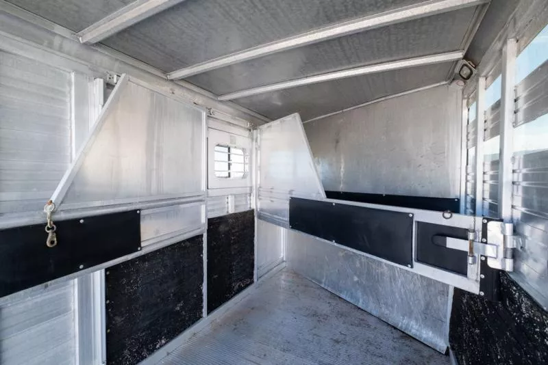 used Horse Trailers Sundowner Trailers  for sale, in Seguin, TX Thumbnail 11