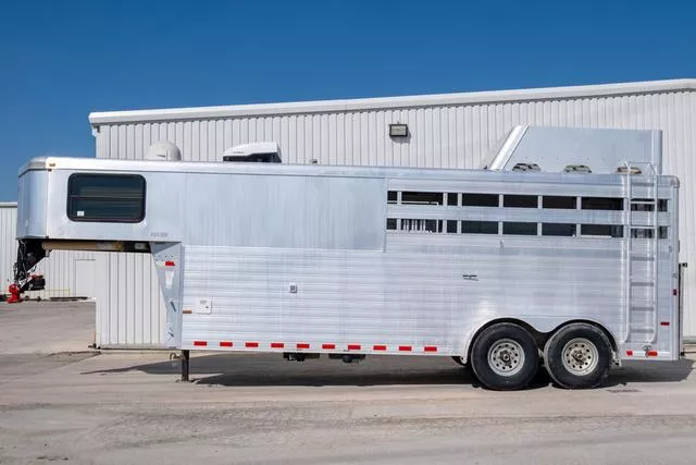 used Horse Trailers Sundowner Trailers  for sale, in Seguin, TX Thumbnail 2
