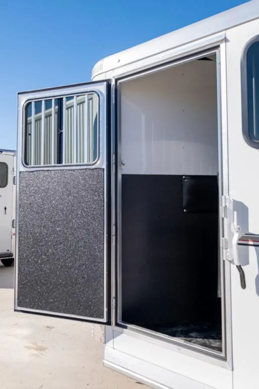 new Horse Trailers Sundowner Trailers  for sale, in Seguin, TX Thumbnail 10
