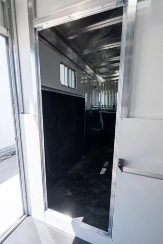 new Horse Trailers Sundowner Trailers  for sale, in Seguin, TX Thumbnail 9