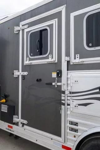 used Horse Trailers Merhow Trailers  for sale, in Seguin, TX Thumbnail 10