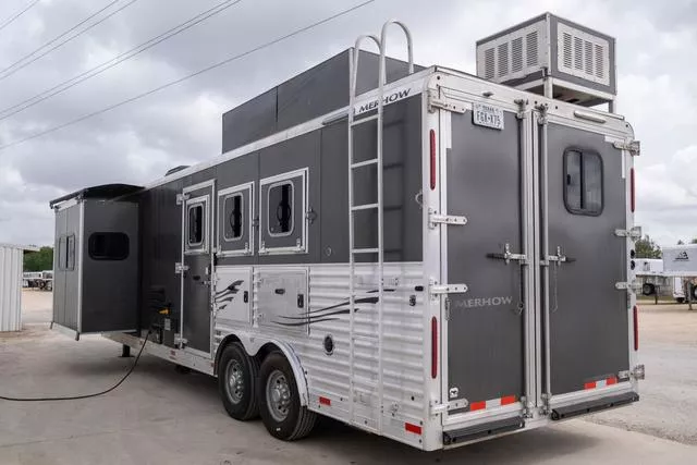 used Horse Trailers Merhow Trailers  for sale, in Seguin, TX Thumbnail 7