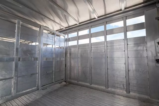 used Stock / Stock Combo Trailers Featherlite  for sale, in Seguin, TX Thumbnail 9