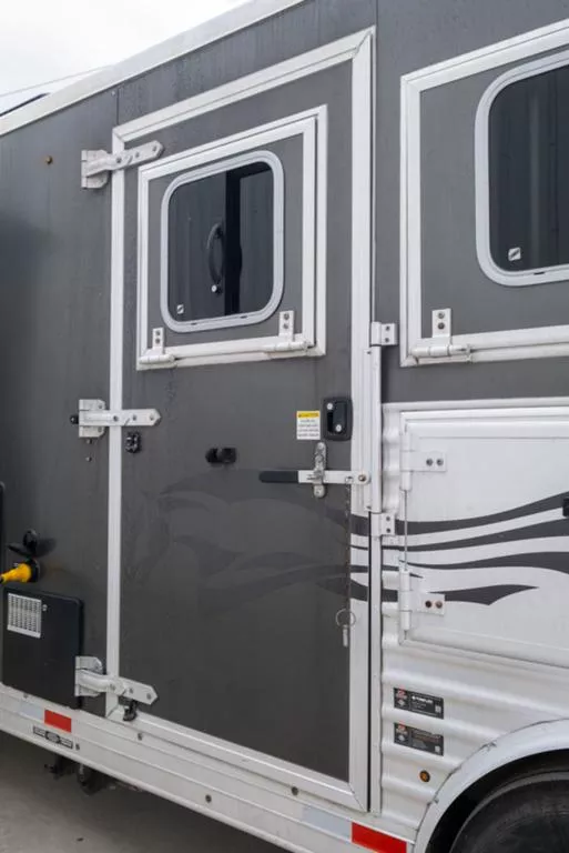 used Horse Trailers Merhow Trailers  for sale, in Seguin, TX Thumbnail 10