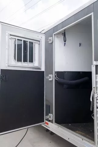 used Horse Trailers Merhow Trailers  for sale, in Seguin, TX Thumbnail 11