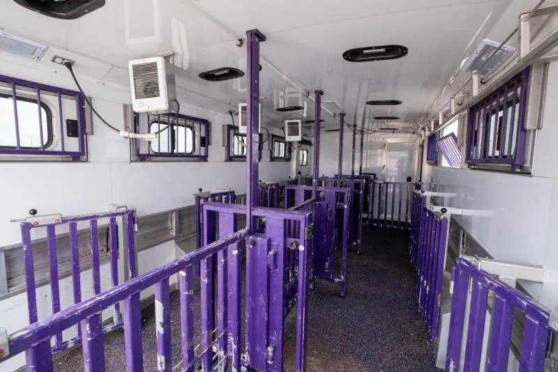 used Horse Trailers Cimarron Trailers  for sale, in Seguin, TX Thumbnail 22