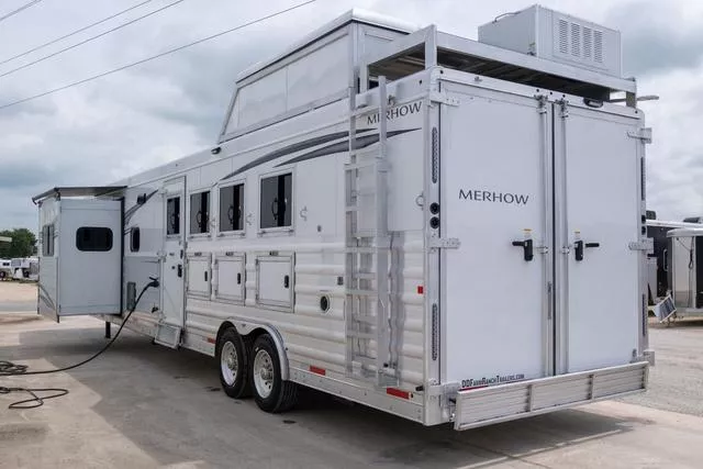 new Horse Trailers Merhow Trailers  for sale, in Seguin, TX Thumbnail 4