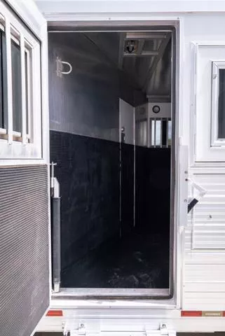 used Horse Trailers Bloomer  for sale, in Seguin, TX Thumbnail 7