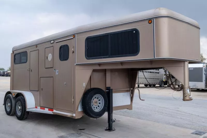 used Horse Trailers CM Trailers  for sale, in Seguin, TX Thumbnail 5
