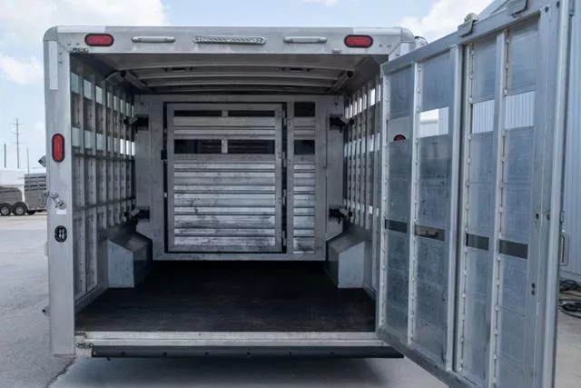 used Horse Trailers Cimarron Trailers  for sale, in Seguin, TX Thumbnail 19