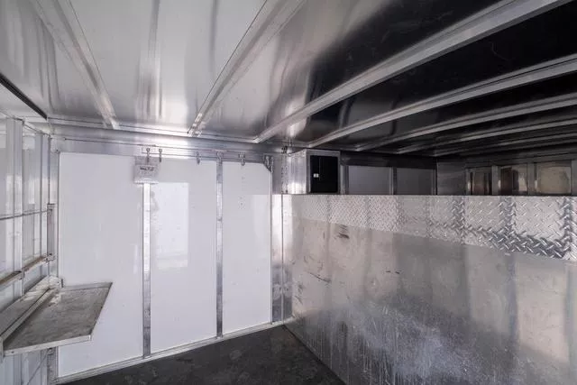 used Horse Trailers Sundowner Trailers  for sale, in Seguin, TX Thumbnail 9