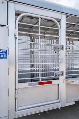 used Stock / Stock Combo Trailers Gooseneck  for sale, in Seguin, TX Thumbnail 7