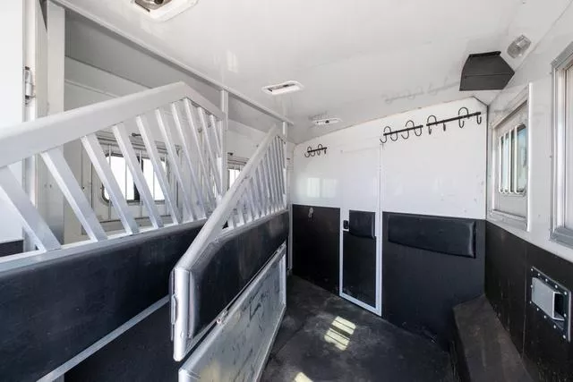 used Horse Trailers Bison Trailers  for sale, in Seguin, TX Thumbnail 15