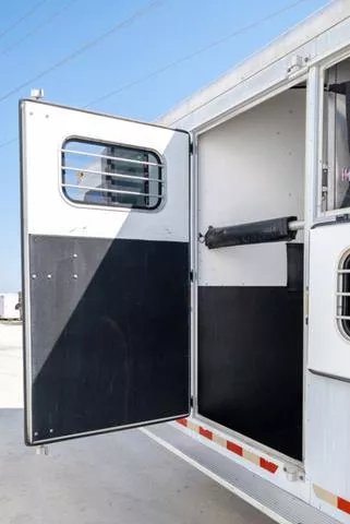 used Horse Trailers Sundowner Trailers  for sale, in Seguin, TX Thumbnail 10