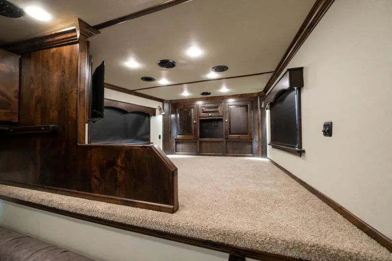 used Horse Trailers Elite Trailers  for sale, in Seguin, TX Thumbnail 6