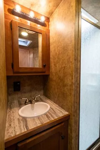 used Horse Trailers Lakota  for sale, in Seguin, TX Thumbnail 32