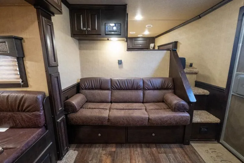 used Horse Trailers Merhow Trailers  for sale, in Seguin, TX Thumbnail 12