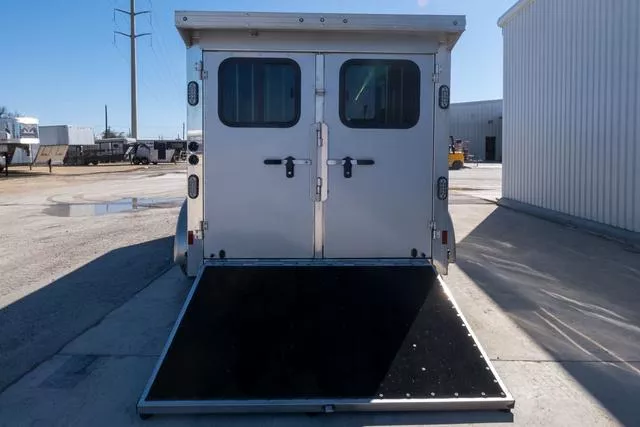 used Horse Trailers Sundowner Trailers  for sale, in Seguin, TX Thumbnail 16