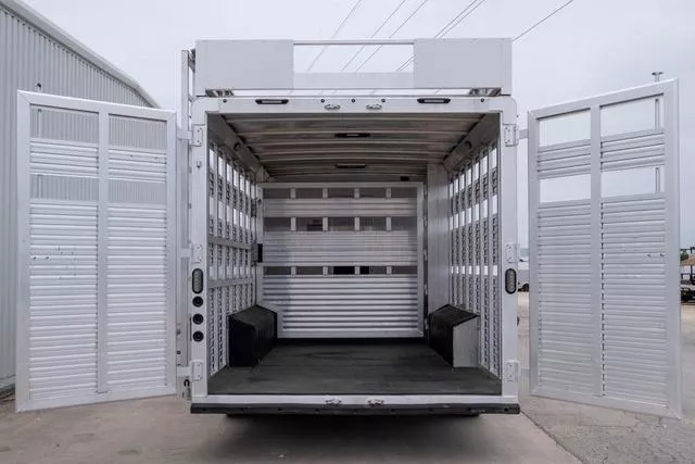 used Horse Trailers Lakota  for sale, in Seguin, TX Thumbnail 14