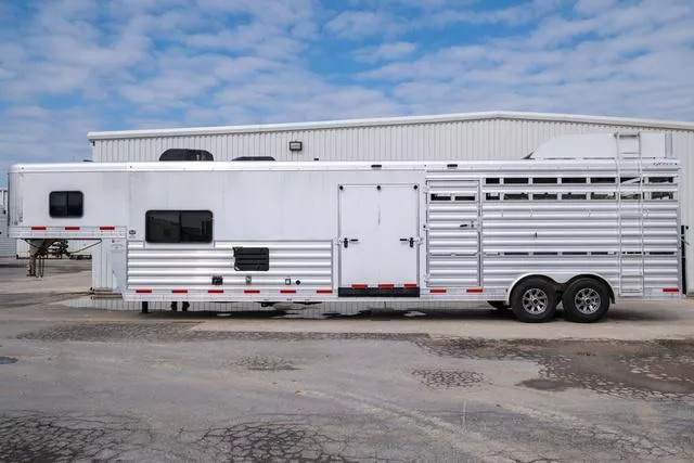used Horse Trailers Exiss Trailers  for sale, in Seguin, TX Thumbnail 2