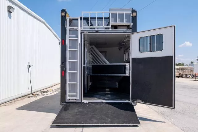used Horse Trailers Cimarron Trailers  for sale, in Seguin, TX Thumbnail 30
