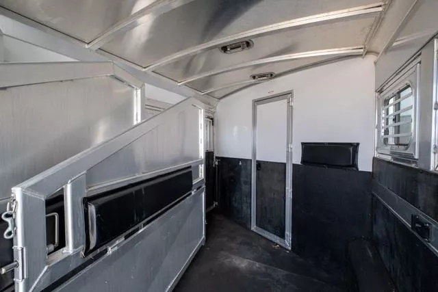 used Horse Trailers Elite Trailers  for sale, in Seguin, TX Thumbnail 18