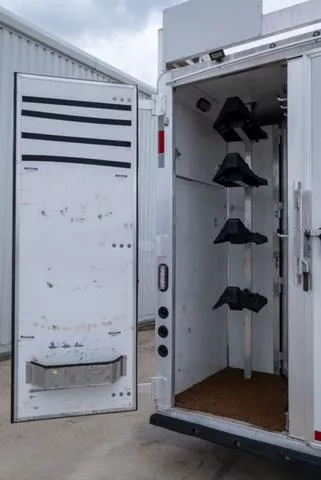 used Horse Trailers Lakota  for sale, in Seguin, TX Thumbnail 10