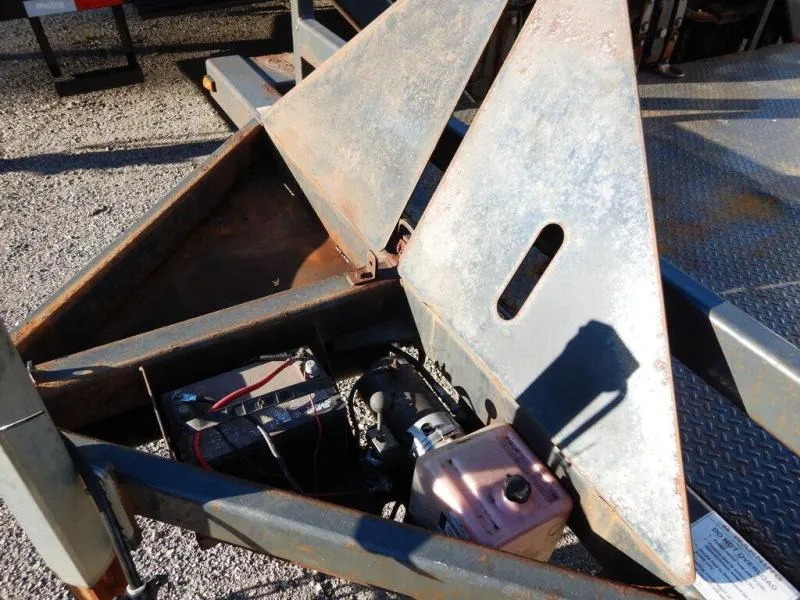 used Equipment / Flatbed Trailers JLG  for sale, in Mchenry, IL Thumbnail 3