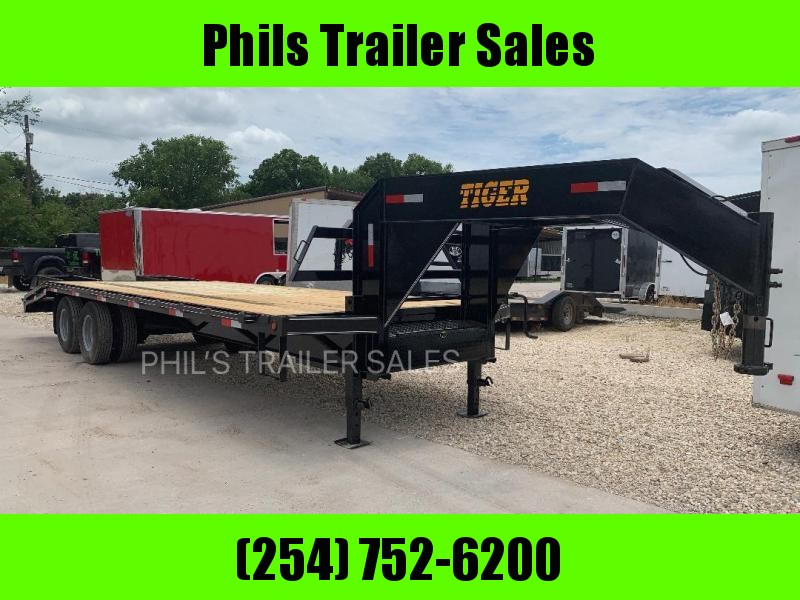 32 FT EQUIPMENT TRAILER WITH DOVE AND RAMPS 10 K TANDEM DUAL Equipment Trailer 32 FT EQUIPMENT TRAILER WITH DOVE AND RAMPS 10 K TANDEM DUAL Equipment Trailer