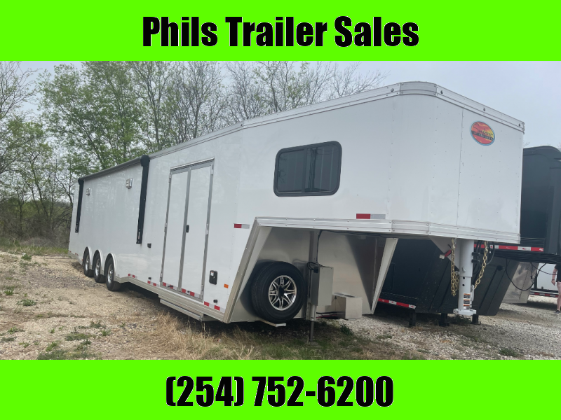 44' bathroom SIDE ESCAPE DOOR Sundowner Trailers BATHROOM Car / Racing