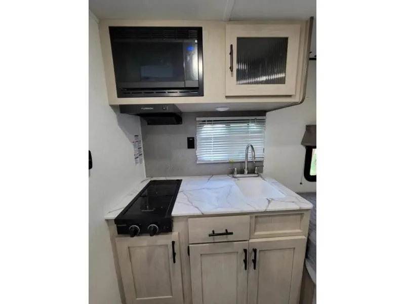 used Travel Trailers Shasta Compact for sale, in Decatur, IN Thumbnail 6