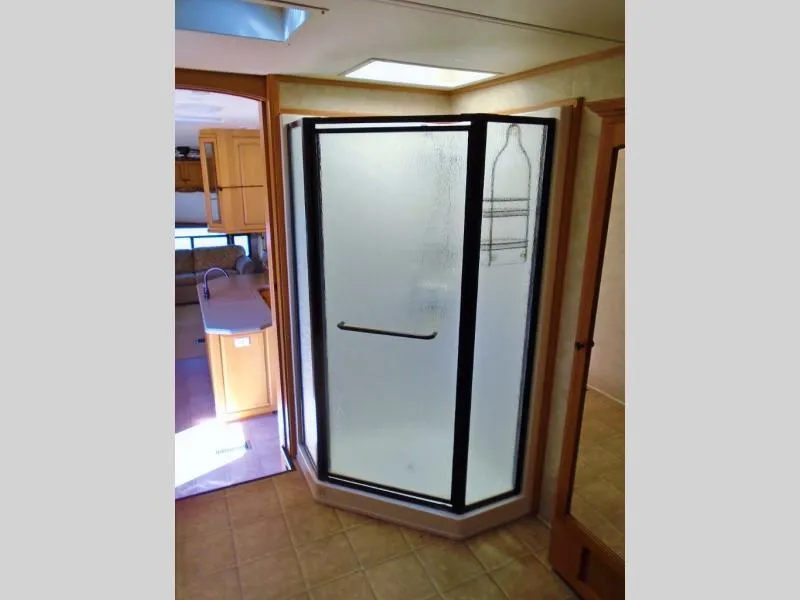 used Fifth Wheel Trailers Keystone RV Cambridge for sale, in Decatur, IN Thumbnail 32