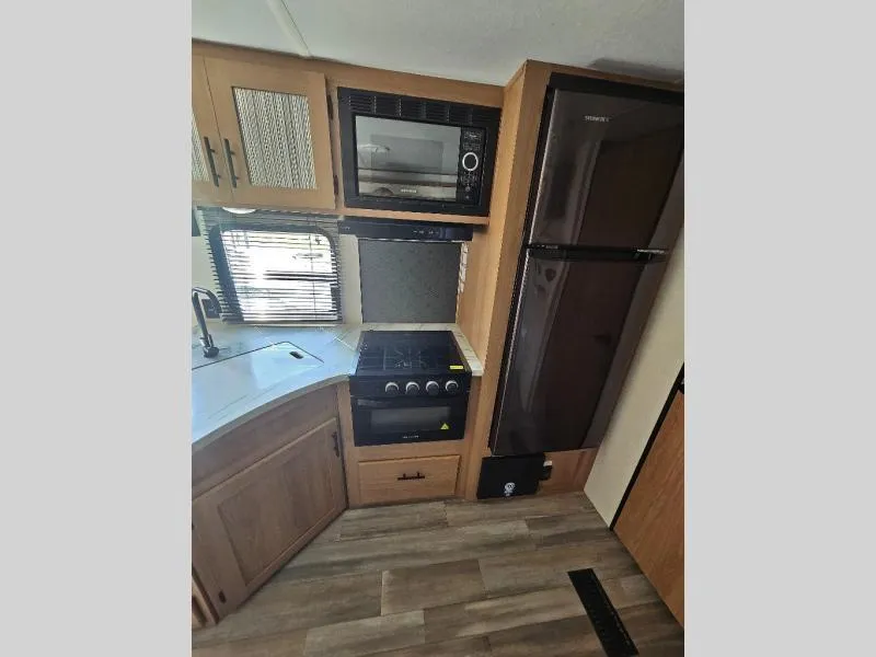 used Travel Trailers Prime Time Avenger for sale, in Decatur, IN Thumbnail 15