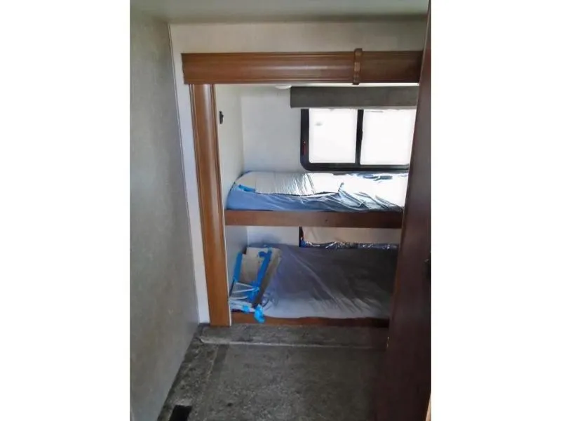 used Travel Trailers Heartland RV Bighorn Traveler for sale, in Decatur, IN Thumbnail 17