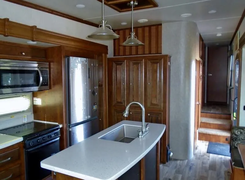 used Travel Trailers Heartland RV Bighorn Traveler for sale, in Decatur, IN Thumbnail 13