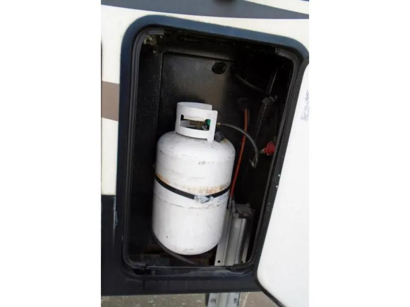 used Travel Trailers Heartland RV Bighorn Traveler for sale, in Decatur, IN Thumbnail 5