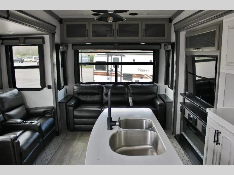 used Travel Trailers Keystone RV Montana for sale, in Decatur, IN Thumbnail 11