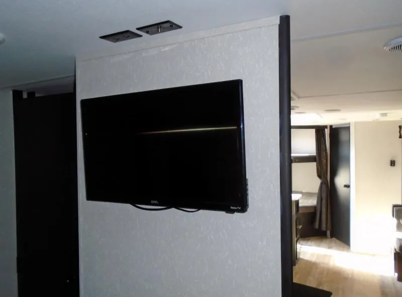 used Travel Trailers Forest River Cherokee for sale, in Decatur, IN Thumbnail 22