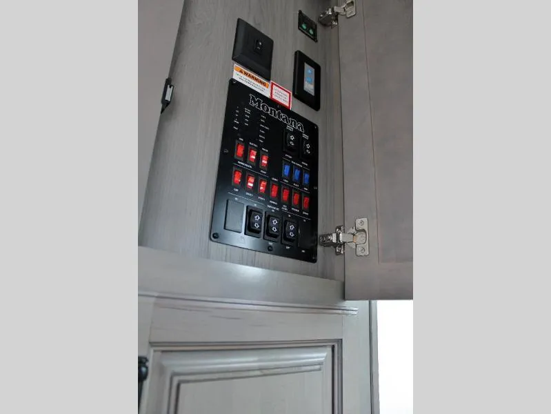 used Travel Trailers Keystone RV Montana for sale, in Decatur, IN Thumbnail 20