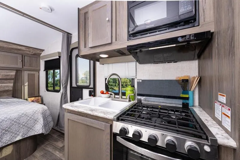 new Travel Trailers Gulf Stream Envision SVT for sale, in Decatur, IN Thumbnail 11