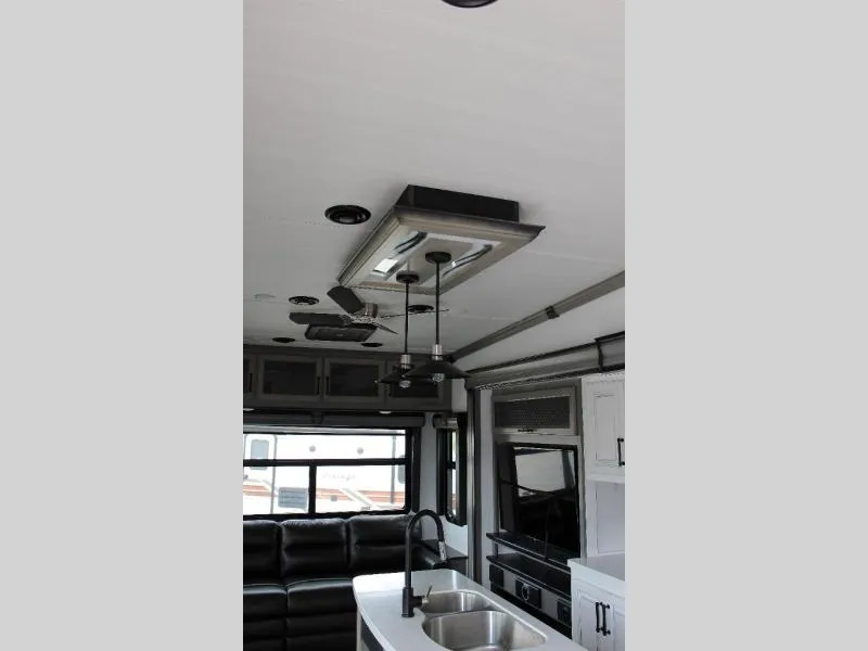 used Travel Trailers Keystone RV Montana for sale, in Decatur, IN Thumbnail 19