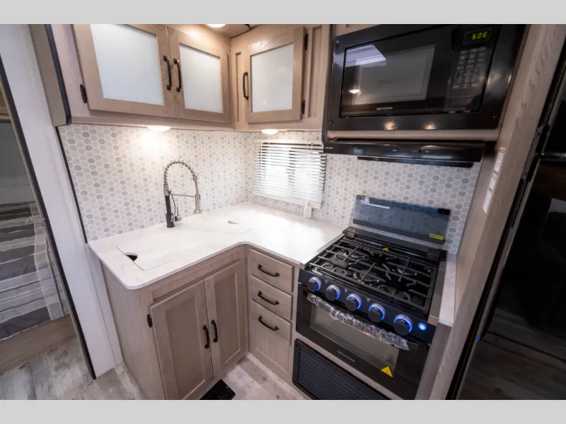 used Travel Trailers Gulf Stream Conquest Supreme Series for sale, in Decatur, IN Thumbnail 15