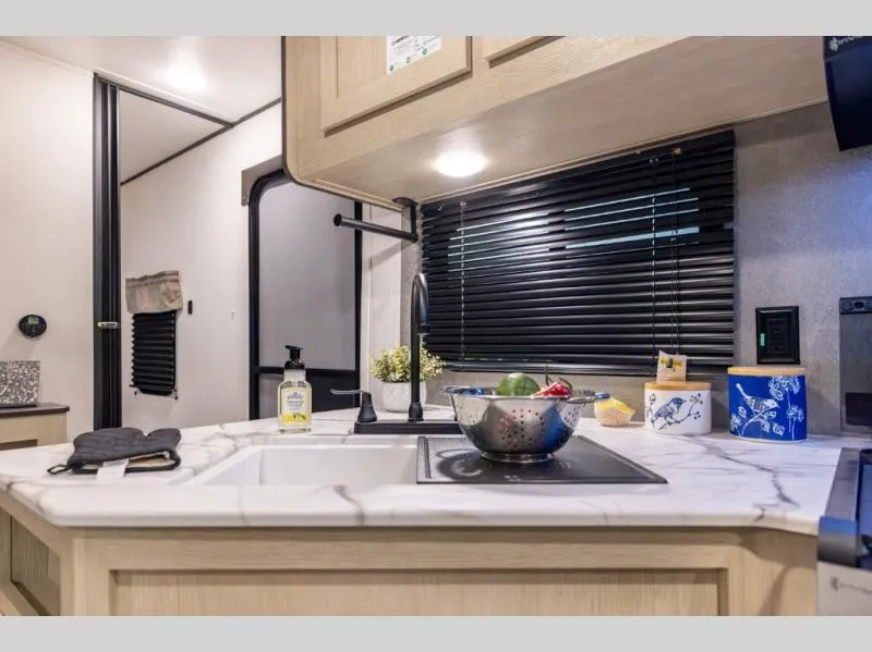 used Travel Trailers Shasta i-5 Edition for sale, in Decatur, IN Thumbnail 10