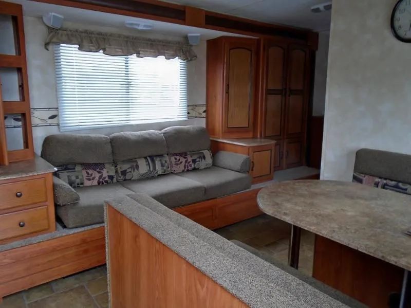 used Travel Trailers Coachmen Freedom Express LTZ for sale, in Decatur, IN Thumbnail 8