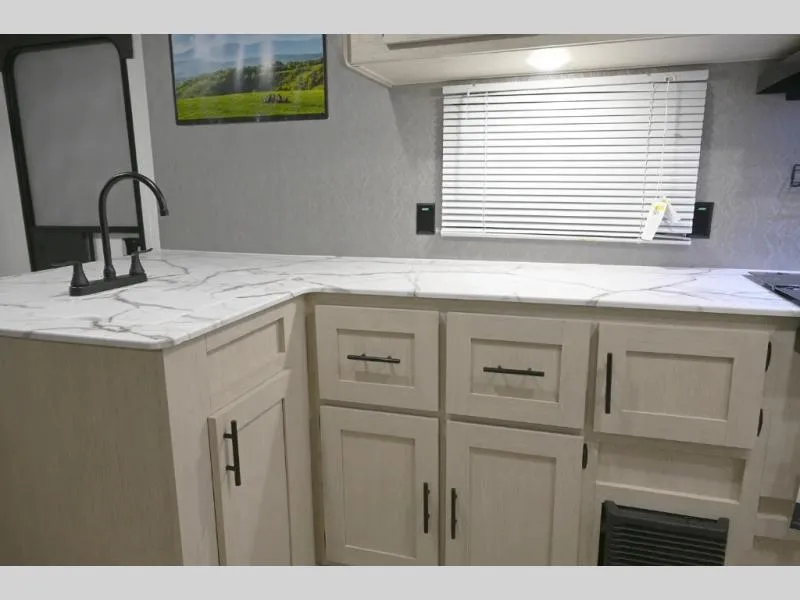 used Travel Trailers Shasta i-5 Edition for sale, in Decatur, IN Thumbnail 8