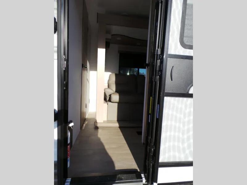 new Travel Trailers Gulf Stream Conquest Supreme Series for sale, in Decatur, IN Thumbnail 7